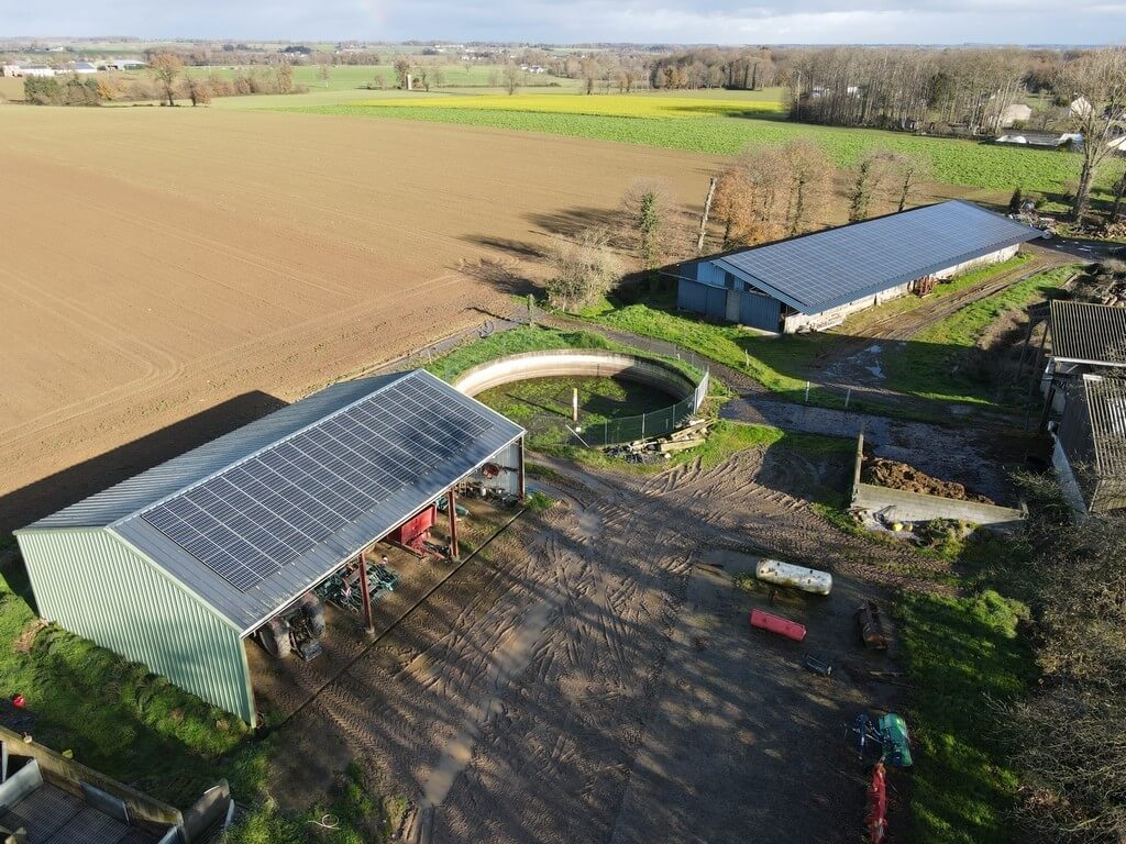 Groupe-Allosun Tinténiac Ille-et-Vilaine Bretagne 35 - Installation d'un bâtiment agricole 99kva dans le 22