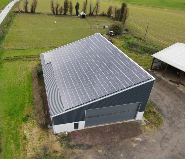 Groupe-Allosun Tinténiac Ille-et-Vilaine Bretagne 35 - Installation d'un bâtiment agricole 99kva à Besnier dans le 35