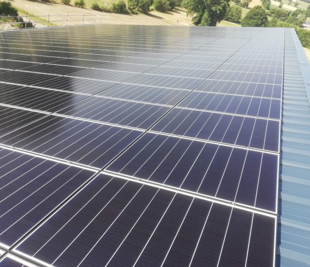 Groupe-Allosun Tinténiac Ille-et-Vilaine Bretagne 35 - Installation d'un bâtiment agricole 99kva à Besnier dans le 35