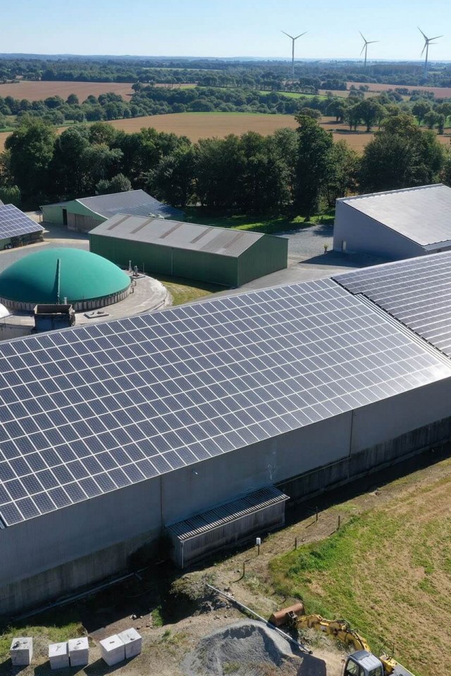 Groupe-Allosun Tinténiac Ille-et-Vilaine Bretagne 35 - Installation d'un bâtiment agricole 190kva à Kergrist dans le 22