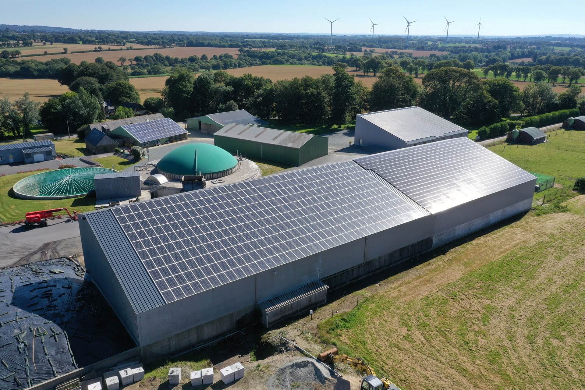 Groupe-Allosun Tinténiac Ille-et-Vilaine Bretagne 35 - Installation d'un bâtiment agricole 190kva à Kergrist dans le 22